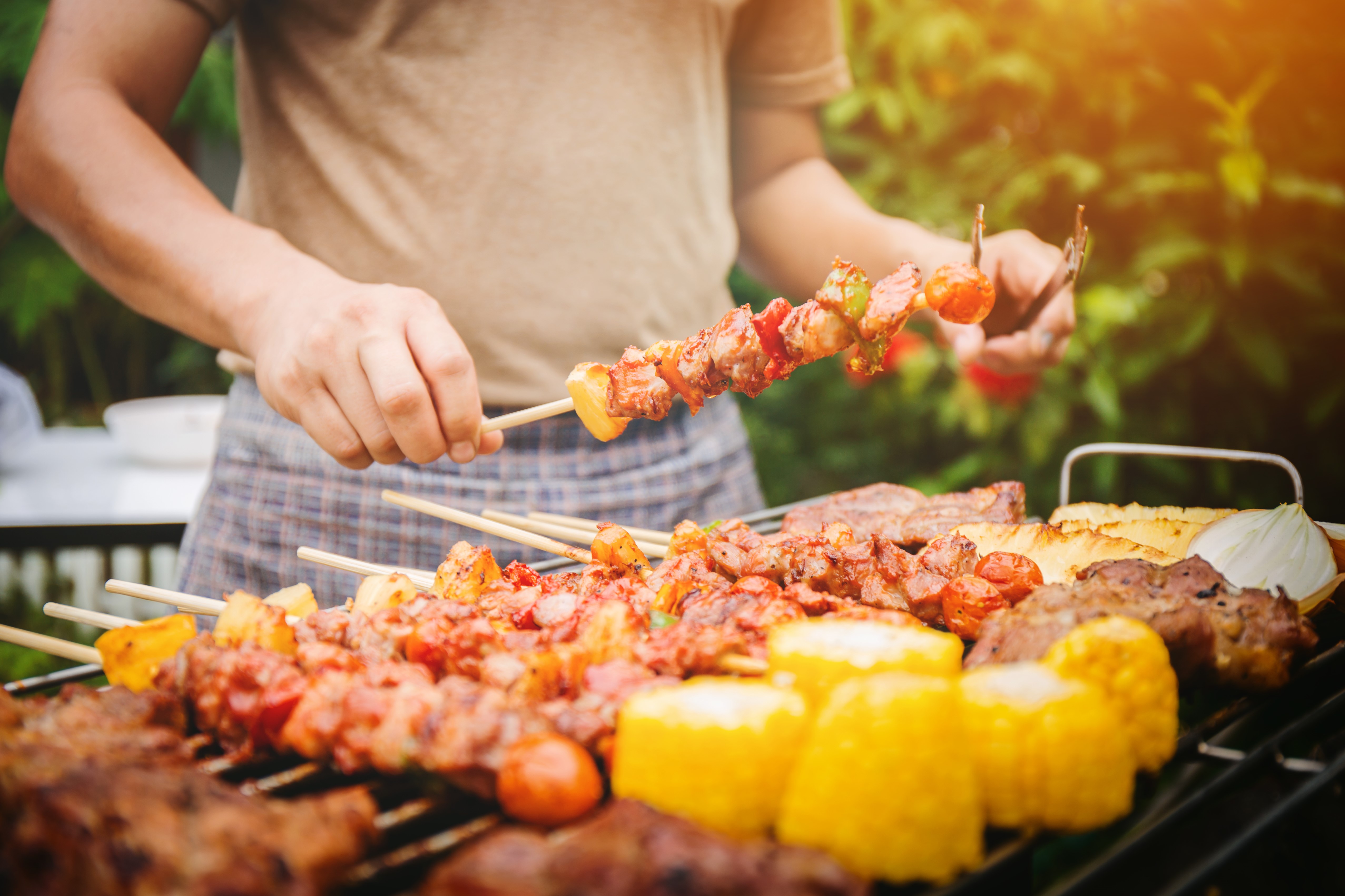 Des brochettes réussies au barbecue