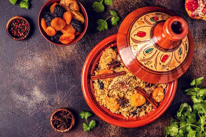 Un tajine au poulet marocain traditionnel