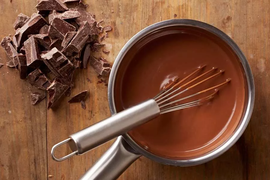 Du chocolat fondu dans une casserole