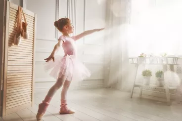 Activités extra-scolaires : faites le bon choix ! Une petite fille fait de la danse