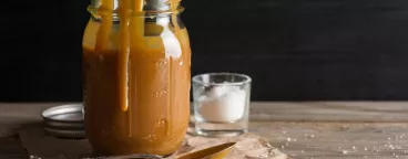 Tout pour maîtriser le caramel Un pot de caramel liquide