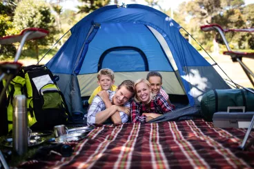 Une famille au camping