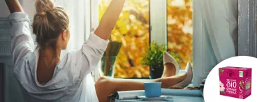 Une femme profite d’un moment cocooning en prenant son temps 