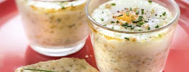 Œufs cocotte à la crème de ciboulette et TUC® Crispy