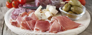 Légumes, charcuterie, fruits de mer… les antipasti nous régalent ! Légumes, charcuterie, fruits de mer… les antipasti nous régalent !