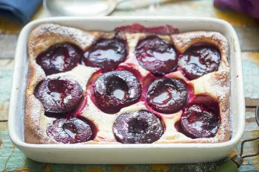 Clafoutis aux prunes en sirop