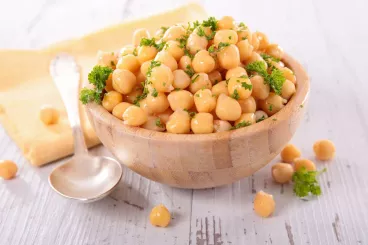 Comment cuisiner facilement le pois chiche Un bol de pois chiches