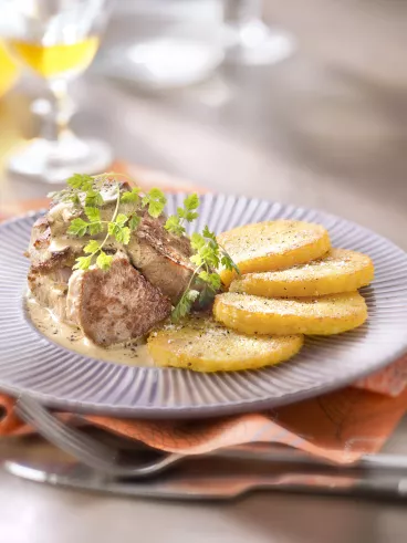 Médaillons de veau et sauce crémeuse à la moutarde de Dijon Amora ®