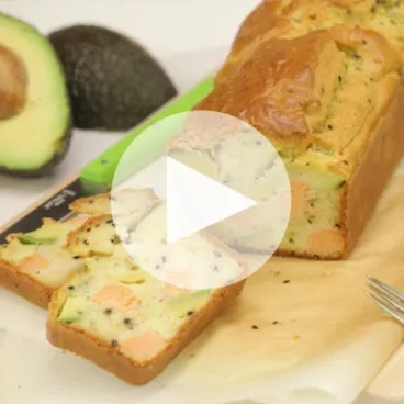 Cake salé au saumon, sésame et avocat avec Maïzena®