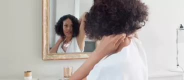Découvrez les déodorants et anti-transpirants Dove® Monsavon® et Rexona® au format bille