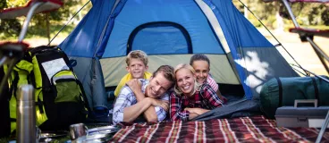 Une famille au camping