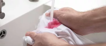 nettoyer tache de sang vêtement