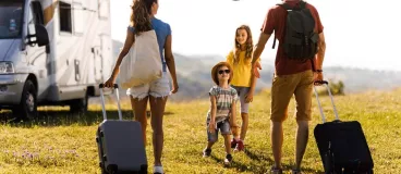 Grands départs, et grandes économies ! Une famille part en vacances