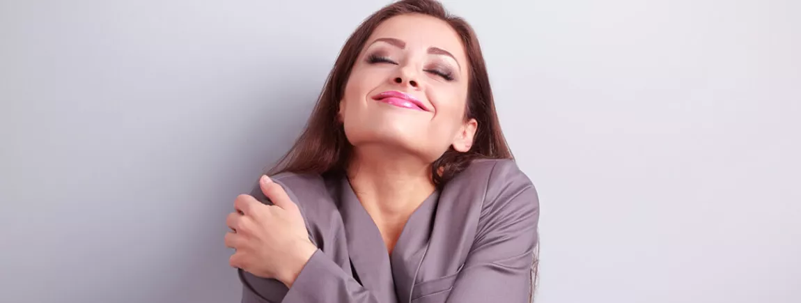 OUI aux pauses tendresse ! Une femme dans un moment de plaisir