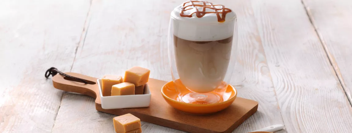 Mocha cacao caramel beurre salé avec Senseo® Un mocha cacao caramel beurre salé sur une table