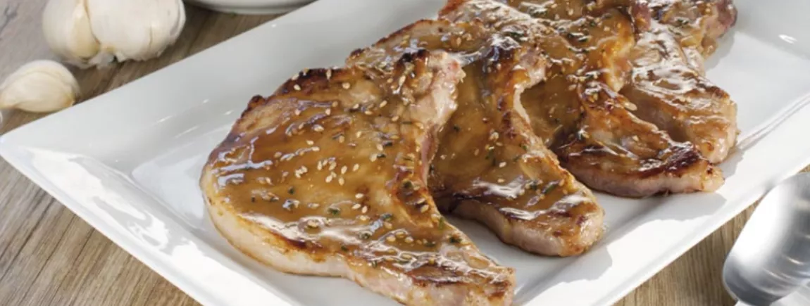 Des côtes de porc marinées avec Amora®