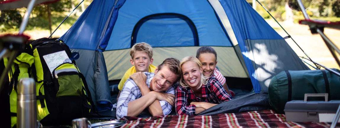 Une famille au camping