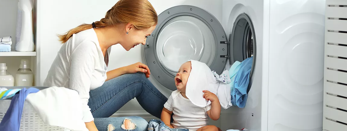 Une dose de lessive adaptée pour prendre soin de son linge avec OMO®, Skip® et Persil®