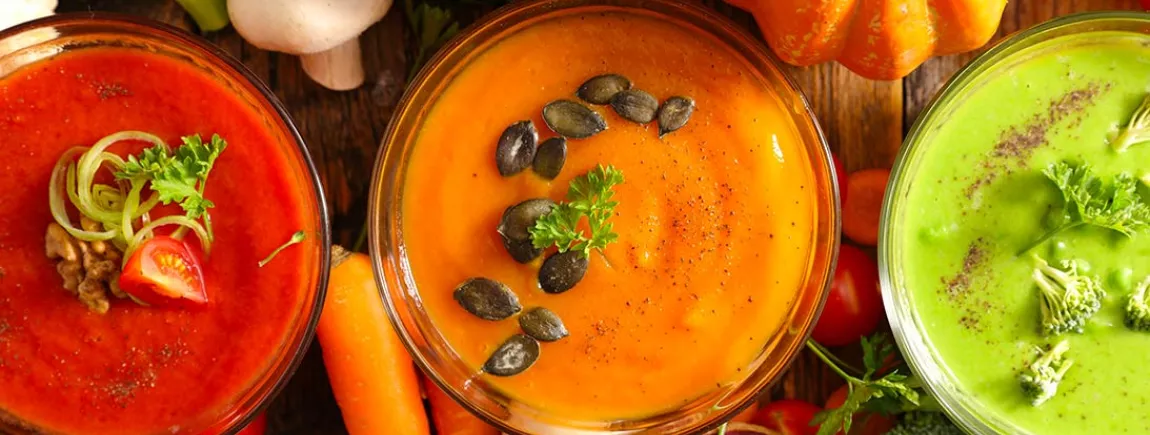 Sublimez vos légumes bio ! Une femme prépare un repas