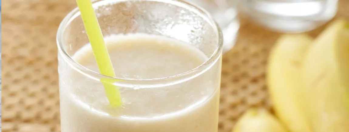 Smoothies à la banane et au muesli Smoothies à la banane et au muesli