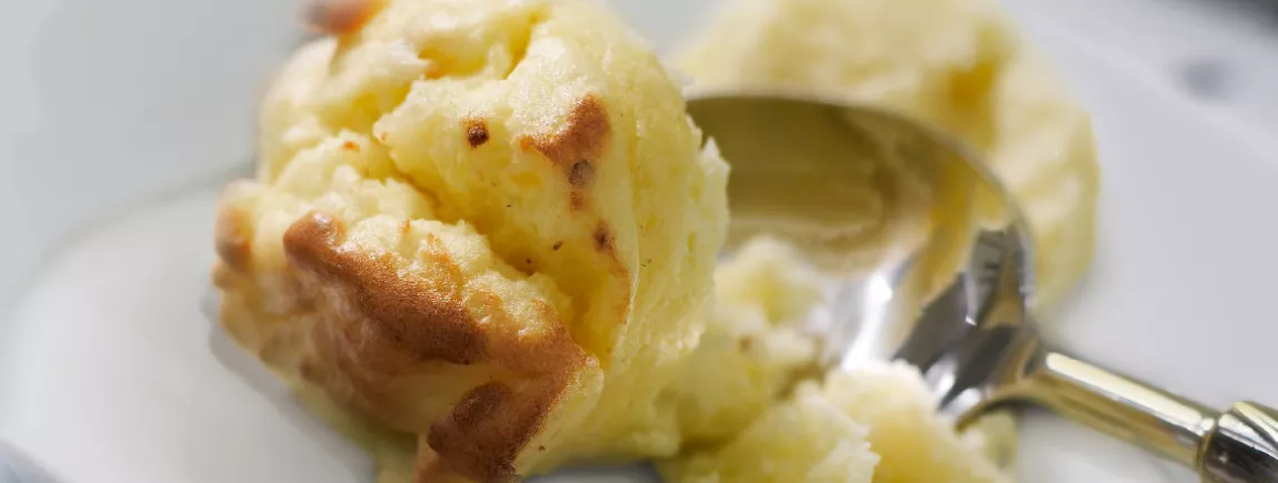 Bouchées soufflées de pommes de terre à l’emmental avec Fleur de Mais Maïzena®