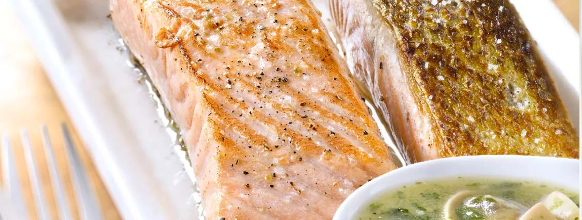 Saumon à l’unilatéral, sauce onctueuse Sauceline sauces blanches Maïzena® aux champignons de Paris