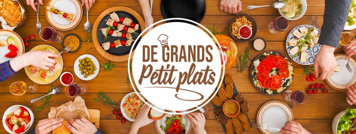 Grande table avec assiettes