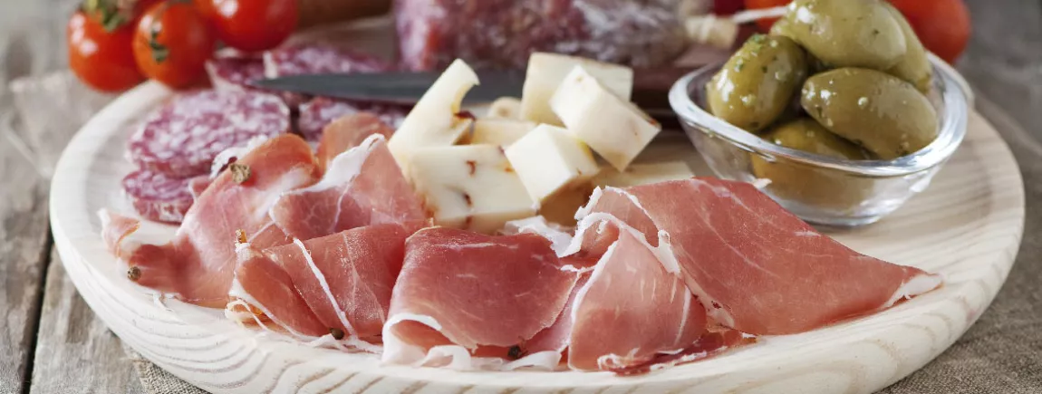 Légumes, charcuterie, fruits de mer… les antipasti nous régalent ! Légumes, charcuterie, fruits de mer… les antipasti nous régalent !
