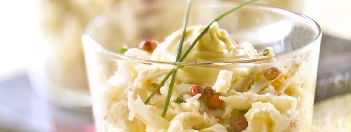 Verrines de crabe et céleri à la mayonnaise fine Recette fouettée Amora®