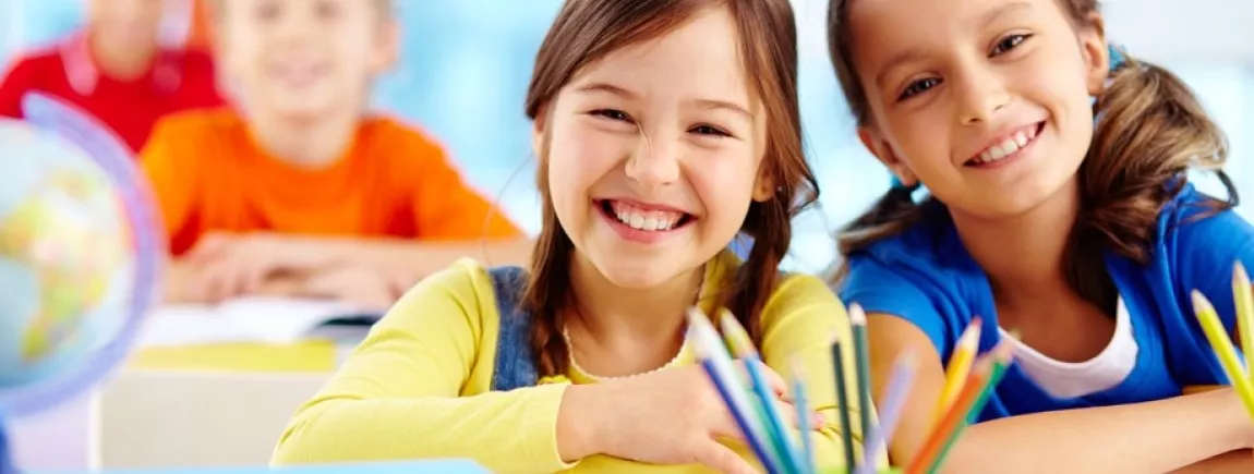 Des conseils malins par niveaux scolaires Des écolières en classe