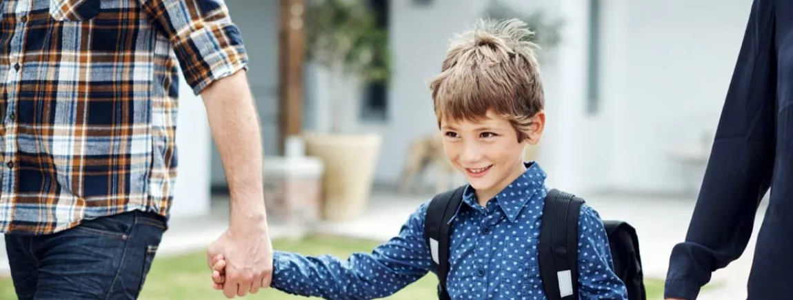 Un décompte pour une rentrée scolaire en douceur Un petit garçon va à l’école le jour de la rentrée