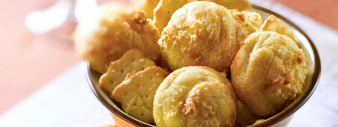 Gougères au Crackers Monaco à l'Emmental de Belin® Gougères au Crackers Monaco à l'Emmental de Belin®