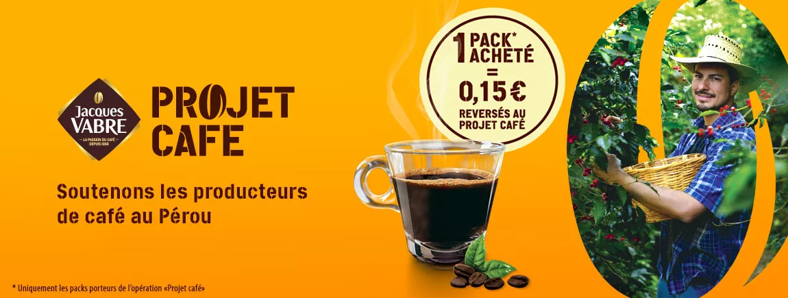 Jacques Vabre®, un engagement durable auprès des producteurs locaux Une tasse de café présentant le projet café avec un agriculteur