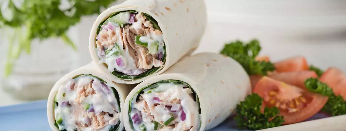 Wrap au thon et aux crudités