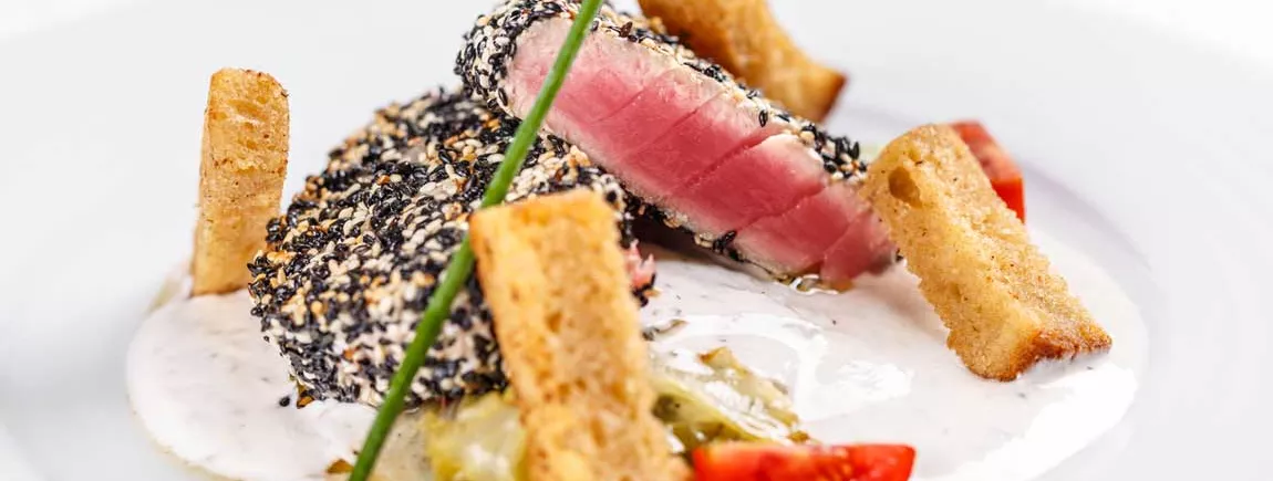 Pavé de thon en croûte de sésame avec Fruit d’Or ® Pavé de thon en croûte de sésame avec Fruit d’Or®