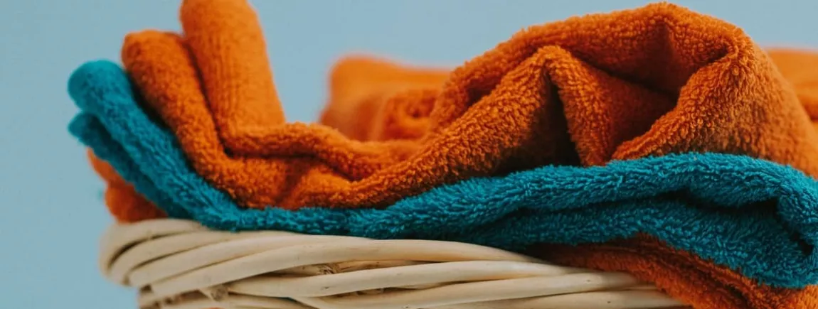 Comment garder des serviettes et draps de bain tout moelleux et tout frais Serviettes Draps de bain linge maison doux adoucissant machine à laver Cajoline
