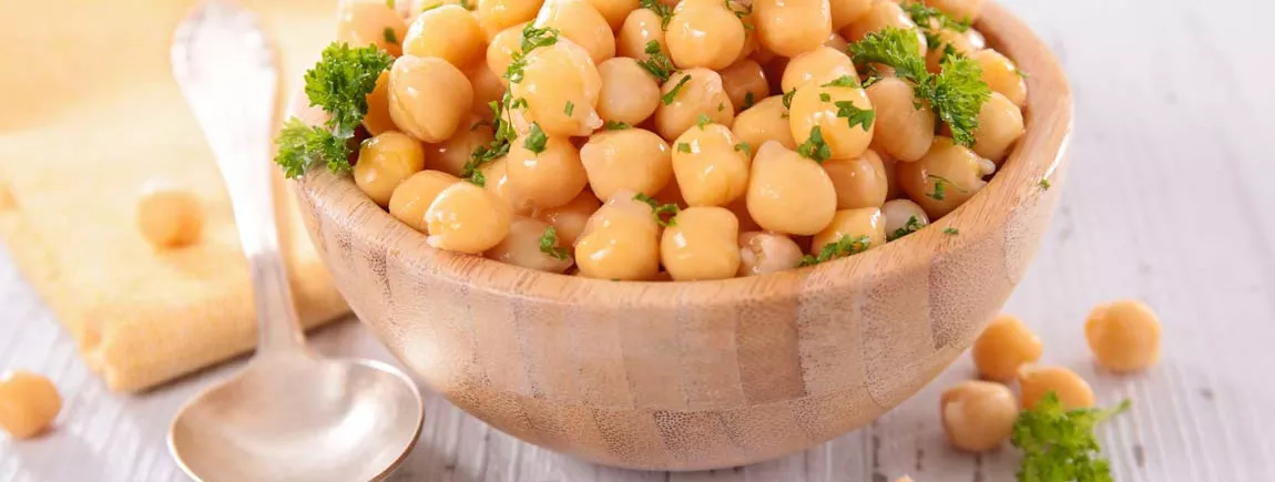 Comment cuisiner facilement le pois chiche Un bol de pois chiches
