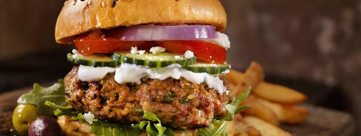 Burger de bœuf et courgettes grillées, tomates confites avec Amora ®