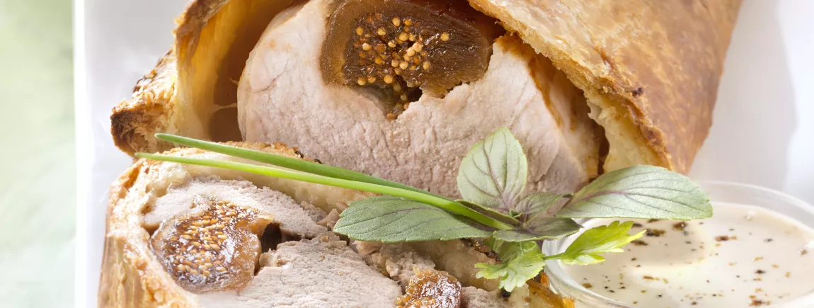 Filet mignon de porc aux figues sèchées en croûte