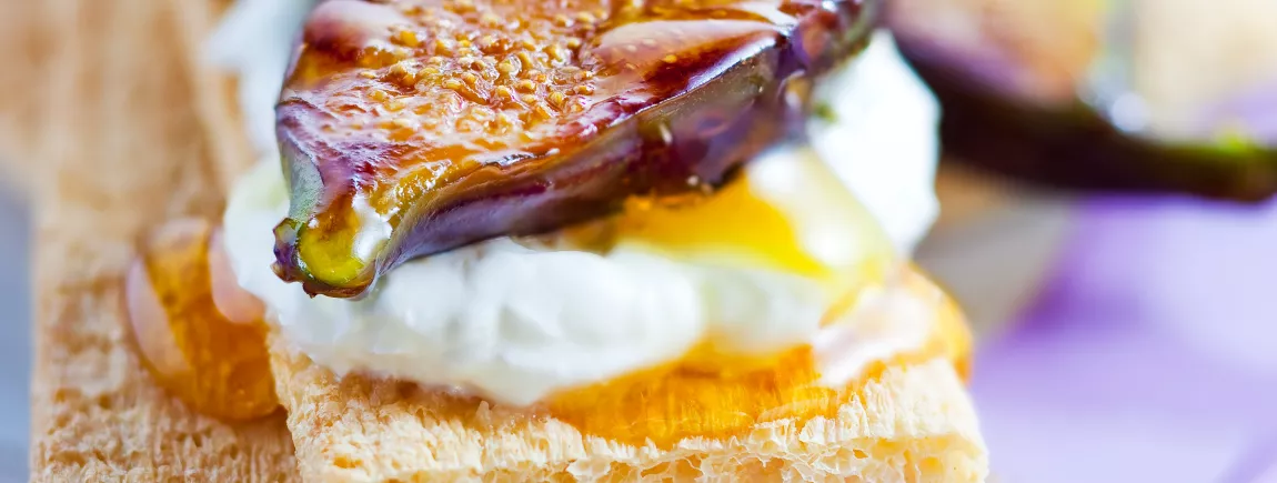 Tartines aux figues rôties et sirop d'érable avec Cracotte ® Froment Tartines aux figues rôties et sirop d'érable avec Cracotte®