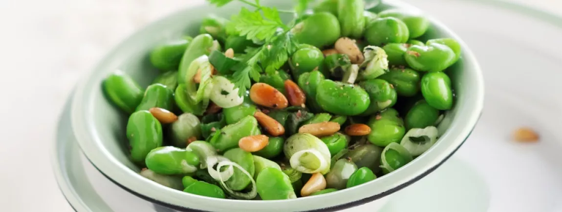 Fèves en salade et vinaigrette au gingembre