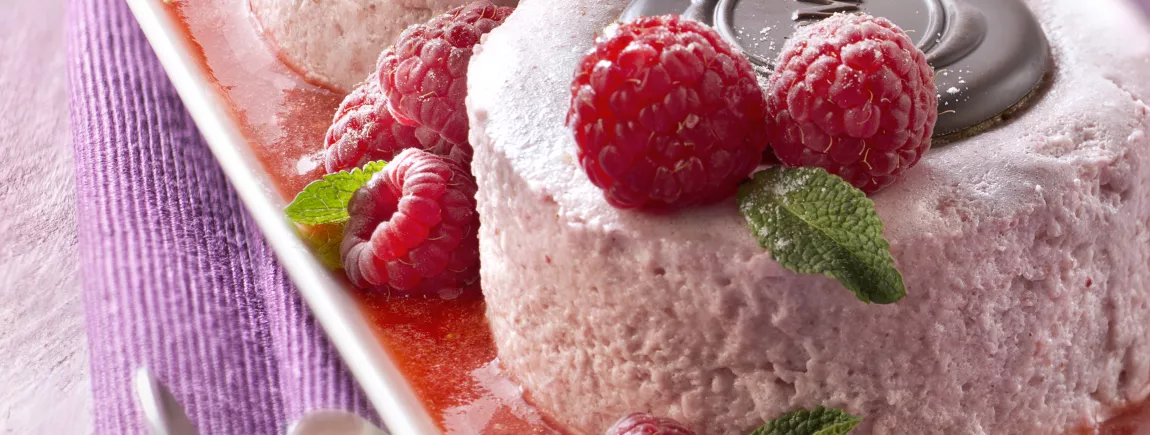 Bavarois à la framboise et aux Pim’s ® Bavarois à la framboise et aux Pim’s®