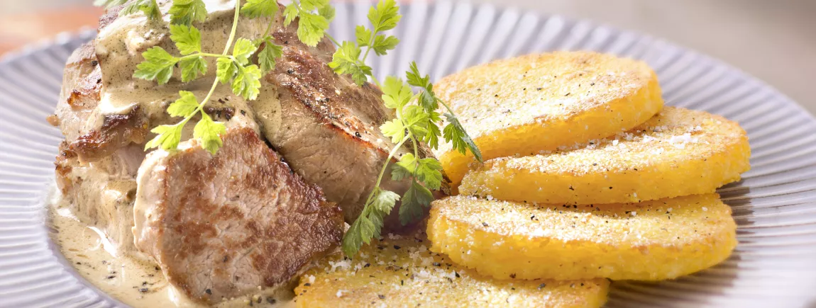 Médaillons de veau et sauce crémeuse à la moutarde de Dijon Amora ®