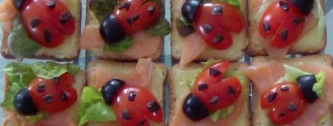 Toasts saumon coccinelles