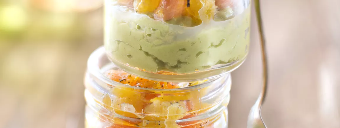 Fraîcheur de saumon au guacamole Verrine de saumon au guacamole